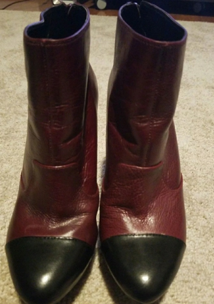 Jessica Simpson Burgundy Essas Booties